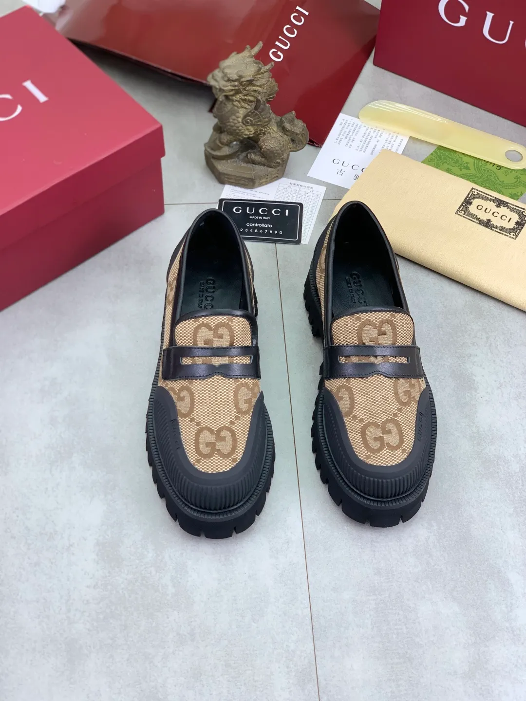 Men's Men's Shoes💰P440💰[New Style] Gucci lazy slip-on couple 🧑‍🤝‍🧑 best selection of leather shoes (Gucci) official website latest Gucci lazy 🎁 leather shoes, hot style 💥 style is simple and elegant, exclusive for trendy men. Unique official website latest brand original double G pressure Floral elements 👑 Original Gucci decoration, fashionable and elegant, original calf leather with double G denim ✅ Fully imported soft sheepskin lining, official website designated wear-resistant, rubber business outsole, classic model taken in person 🎬 Size: 36-46 Various colors available